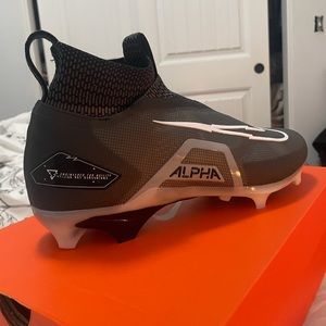 Never worn Nike alpha menace elite 3 (size 11) football or turf cleats
